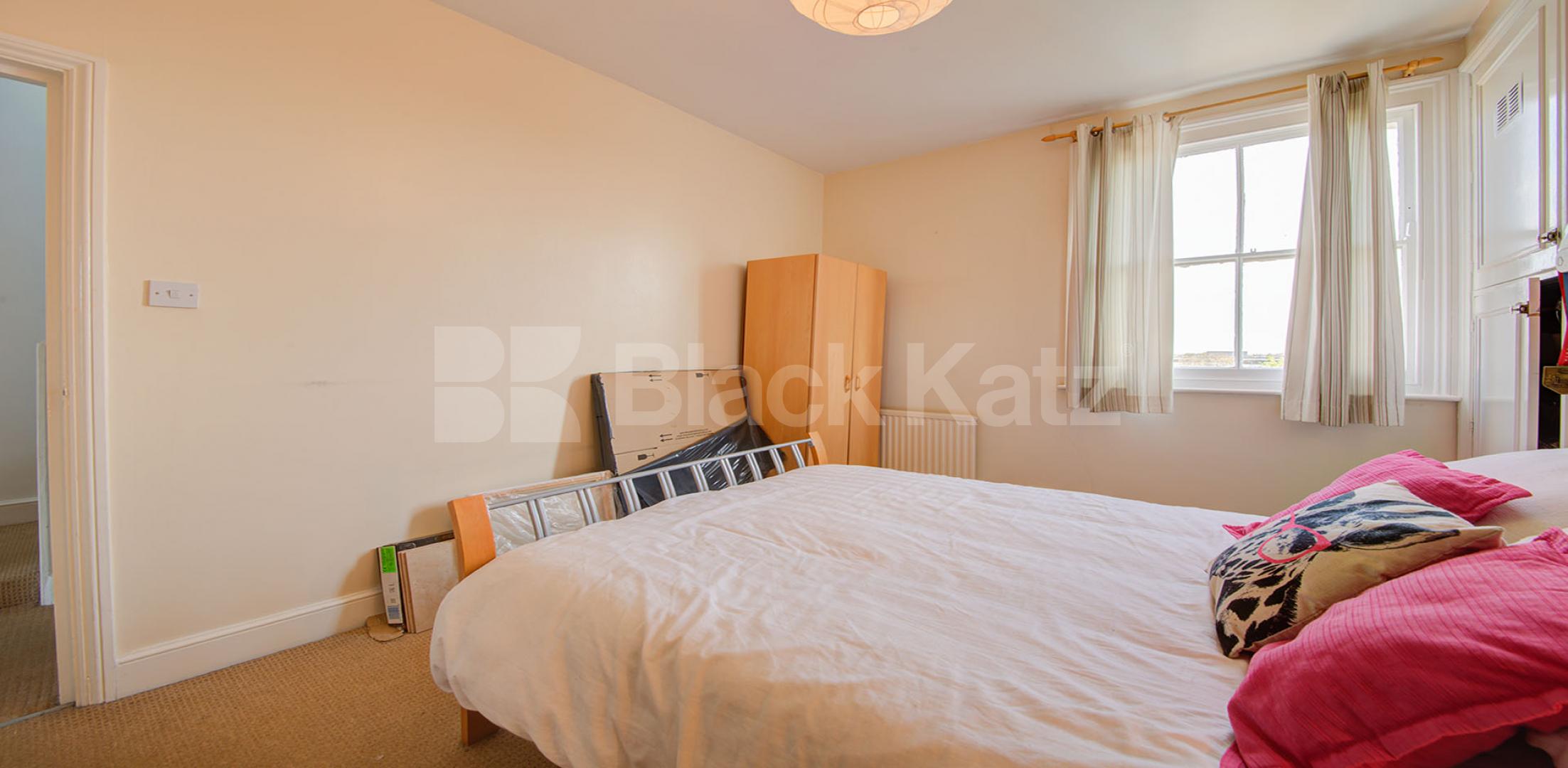 			INCULSIVE OF COUNCIL TAX & TV LICENSE, 3 Bedroom, 1 bath, 1 reception Flat			 Hanley Road *inc council tax and TV license*, FINSBURY PARK-STROUD GREEN